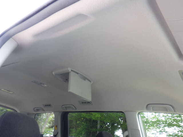 TOYOTA Voxy thumbnail 24