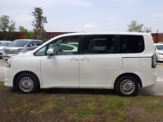 2009 TOYOTA Voxy