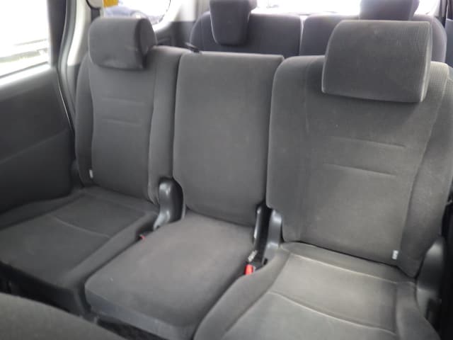 TOYOTA Voxy thumbnail 27