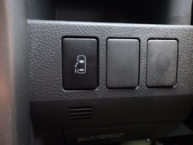 TOYOTA Voxy thumbnail 40