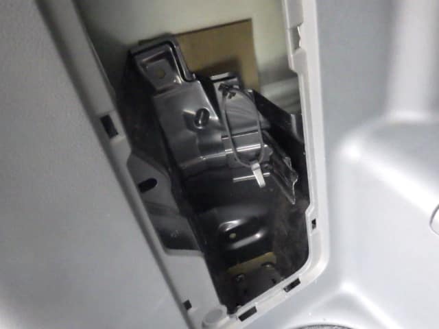 TOYOTA Voxy thumbnail 31