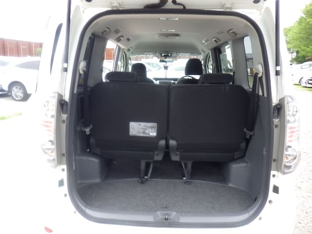 TOYOTA Voxy thumbnail 29