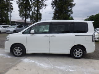 2010 TOYOTA Voxy