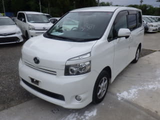 2010 TOYOTA Voxy