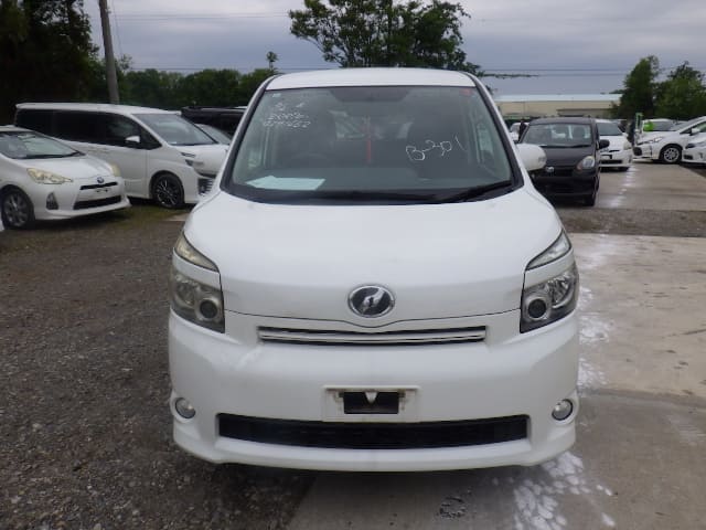 TOYOTA Voxy thumbnail 8