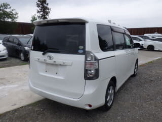 2010 TOYOTA Voxy