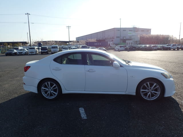 LEXUS IS thumbnail 6