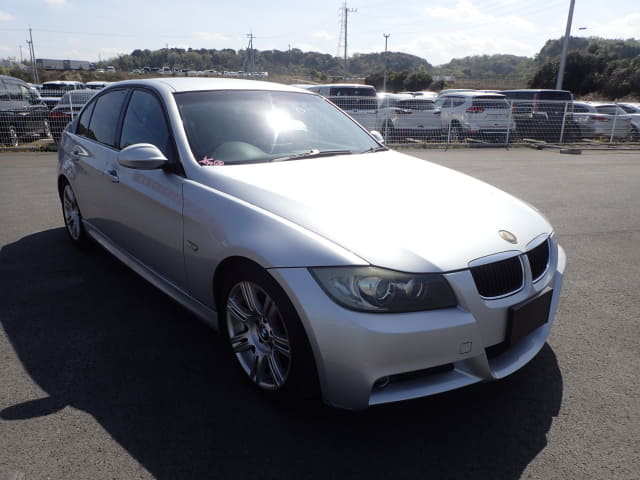 BMW 3 Series thumbnail 7