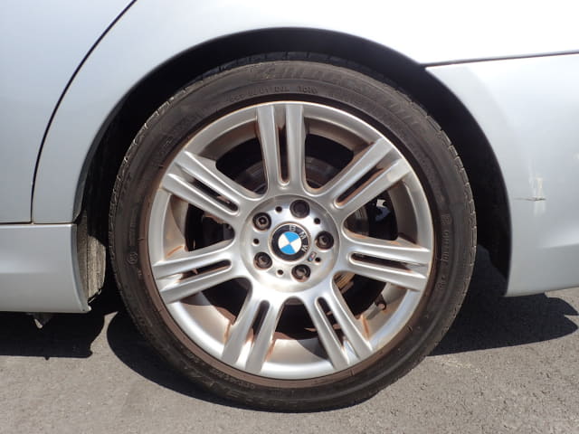 BMW 3 Series thumbnail 10