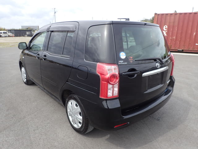 2011 TOYOTA Raum