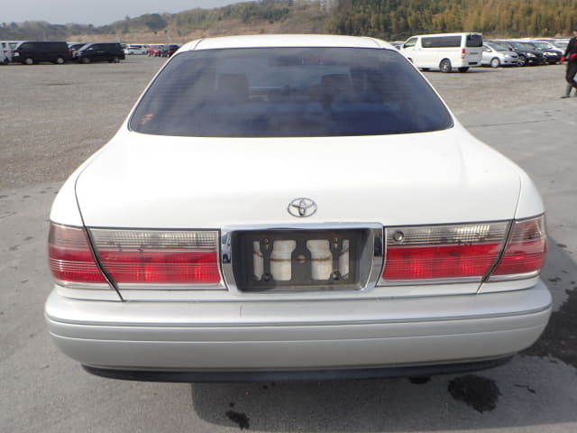 2001 TOYOTA Crown