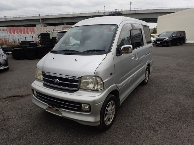 DAIHATSU Atrai 7