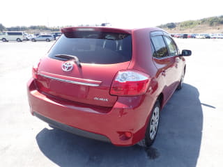 2011 TOYOTA Auris