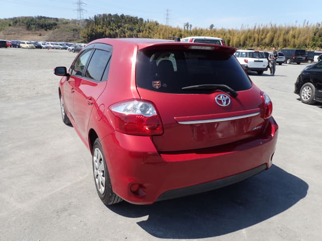 2011 TOYOTA Auris