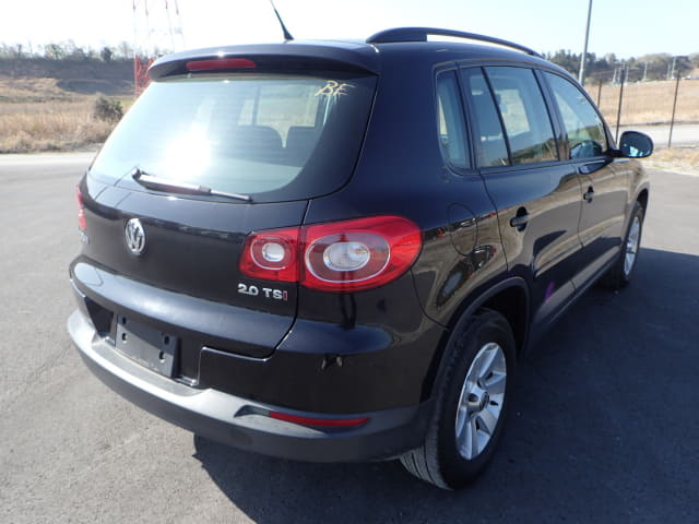 VOLKSWAGEN Tiguan thumbnail 5