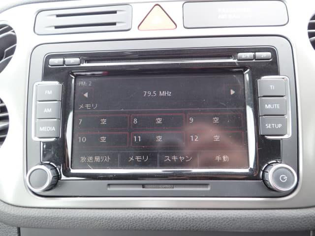 VOLKSWAGEN Tiguan thumbnail 39
