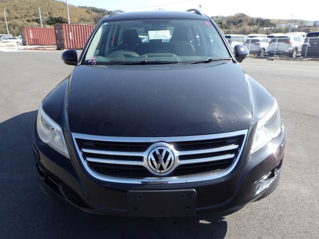 VOLKSWAGEN Tiguan thumbnail 8