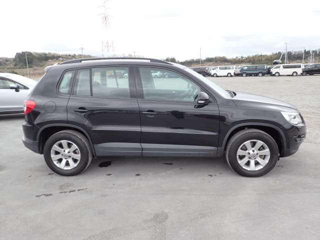 VOLKSWAGEN Tiguan thumbnail 63