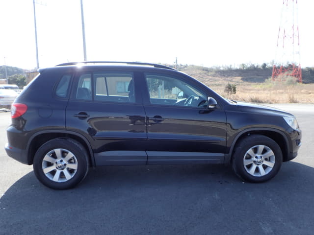 VOLKSWAGEN Tiguan thumbnail 6