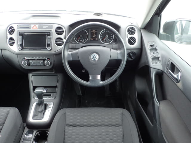 VOLKSWAGEN Tiguan thumbnail 32