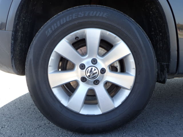 VOLKSWAGEN Tiguan thumbnail 11