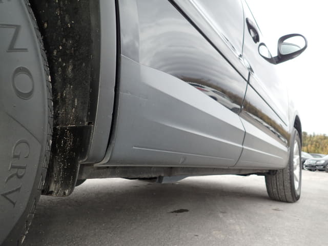 VOLKSWAGEN Tiguan thumbnail 21
