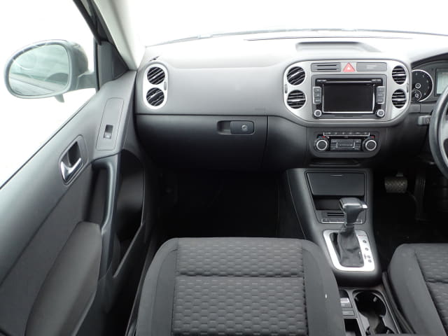 VOLKSWAGEN Tiguan thumbnail 33
