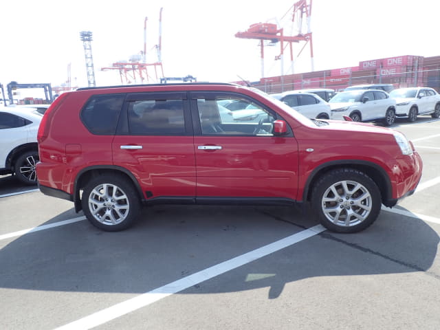 2010 NISSAN X-Trail