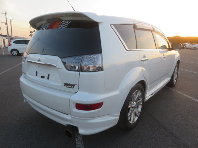 MITSUBISHI Outlander thumbnail 5