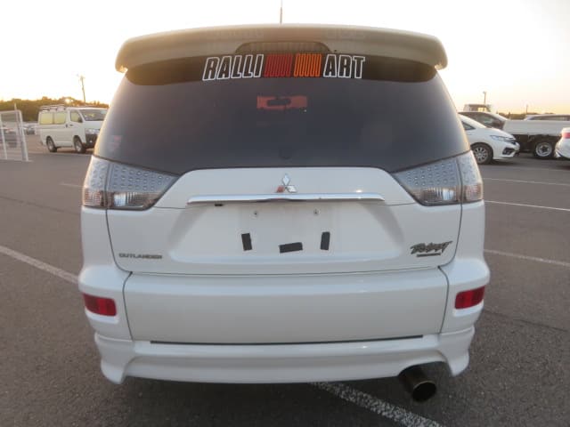 MITSUBISHI Outlander thumbnail 4