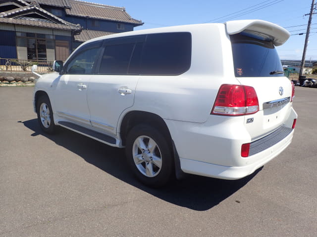 2011 TOYOTA Land Cruiser