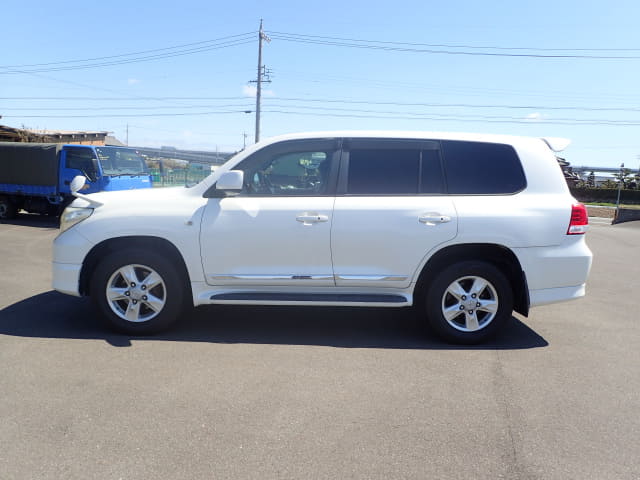 2011 TOYOTA Land Cruiser