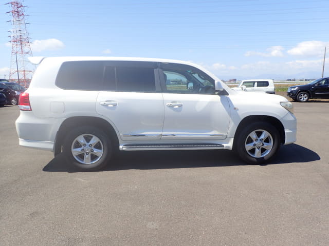 2011 TOYOTA Land Cruiser