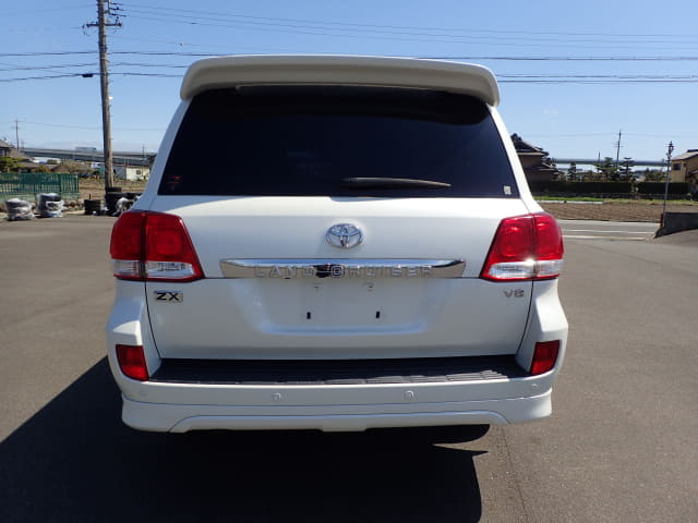 2011 TOYOTA Land Cruiser