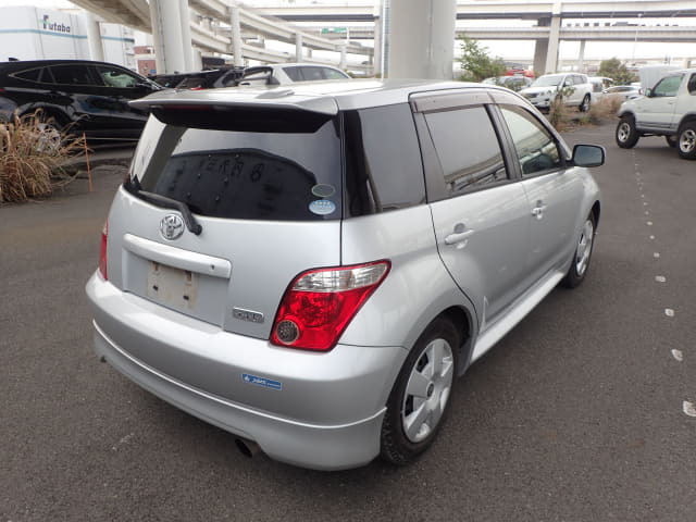 2005 TOYOTA IST