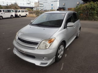 2005 TOYOTA IST