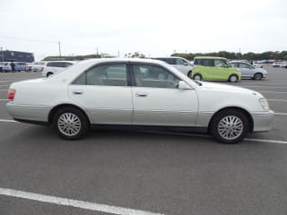 2001 TOYOTA Crown