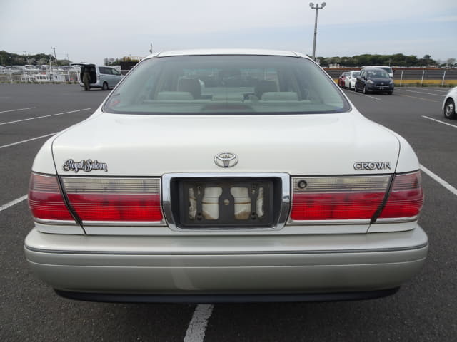 TOYOTA Crown thumbnail 4