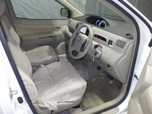 2009 TOYOTA Raum