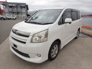 2009 TOYOTA Noah