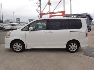 2009 TOYOTA Noah