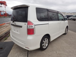 2009 TOYOTA Noah