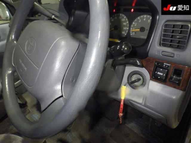 1999 TOYOTA Regius Wagon