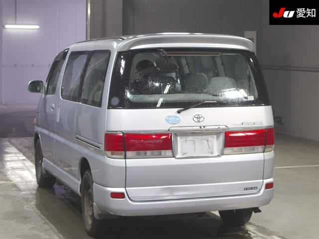 1999 TOYOTA Regius Wagon