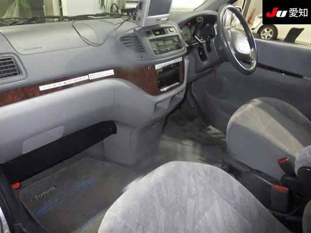 1999 TOYOTA Regius Wagon