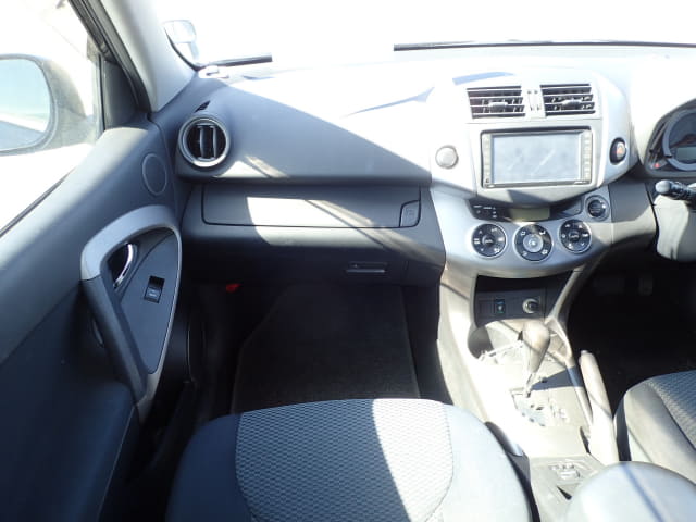 TOYOTA RAV4 thumbnail 31