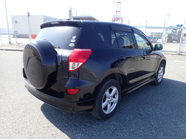 TOYOTA RAV4 thumbnail 5