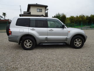 2001 MITSUBISHI Pajero