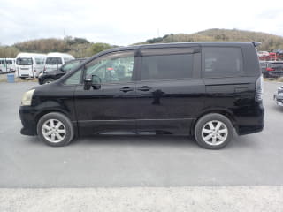 2009 TOYOTA Noah