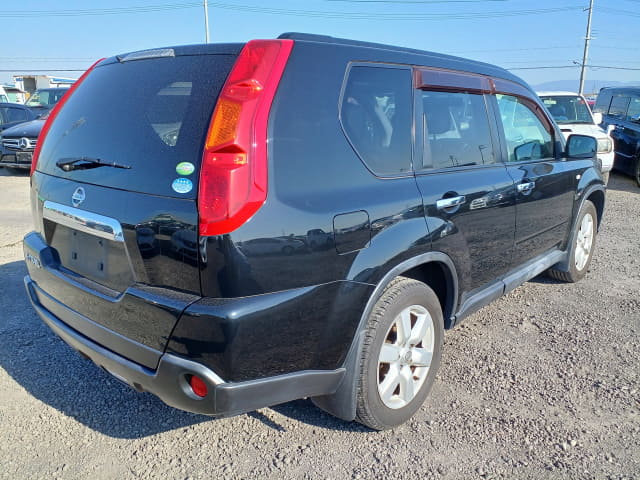 2010 NISSAN X-Trail